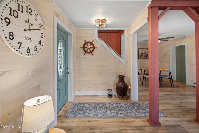 33 White Church Lane, Troy, NY 12180