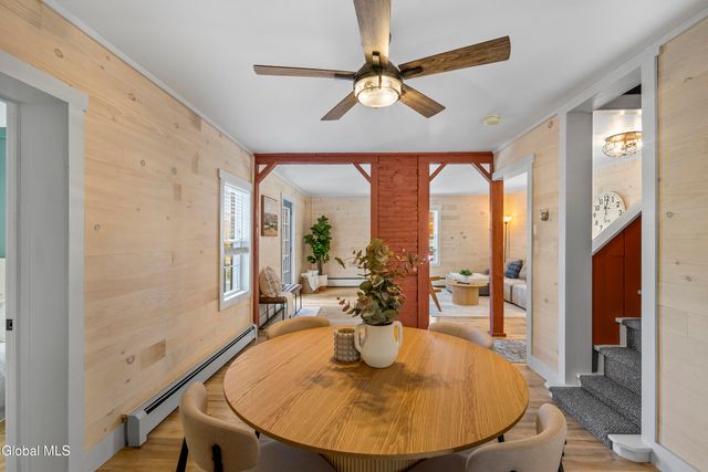 33 White Church Lane, Troy, NY 12180