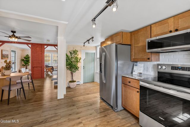 33 White Church Lane, Troy, NY 12180