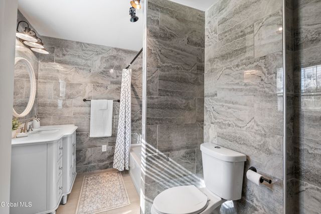 33 White Church Lane, Troy, NY 12180