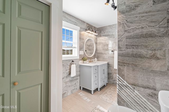 33 White Church Lane, Troy, NY 12180