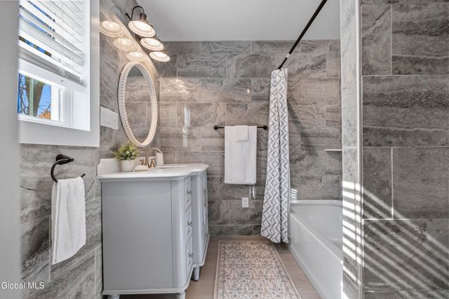 33 White Church Lane, Troy, NY 12180