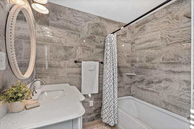 33 White Church Lane, Troy, NY 12180