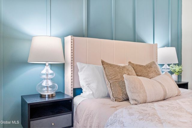 33 White Church Lane, Troy, NY 12180