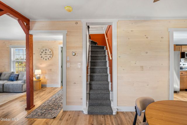 33 White Church Lane, Troy, NY 12180