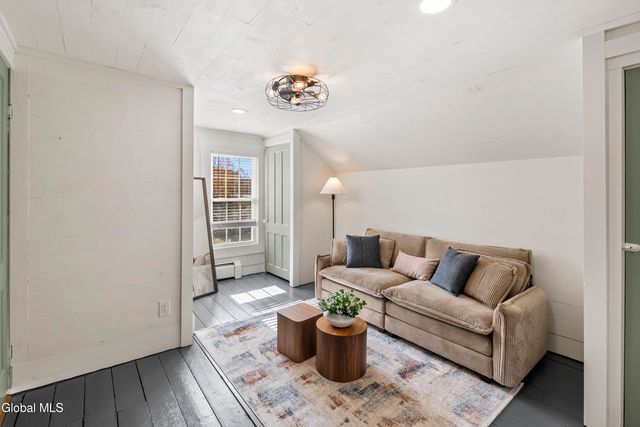 33 White Church Lane, Troy, NY 12180