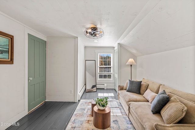 33 White Church Lane, Troy, NY 12180