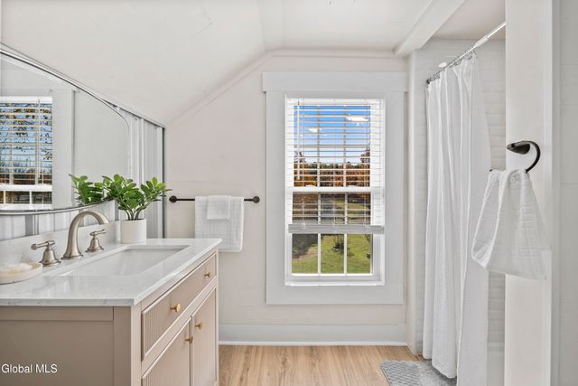 33 White Church Lane, Troy, NY 12180