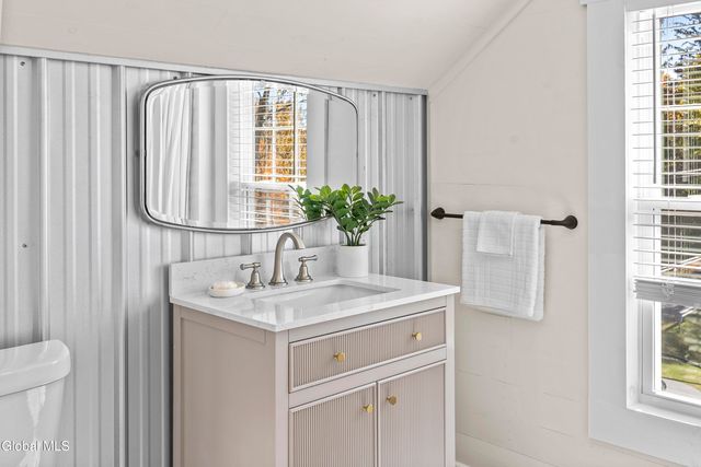 33 White Church Lane, Troy, NY 12180