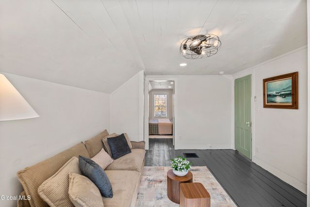 33 White Church Lane, Troy, NY 12180