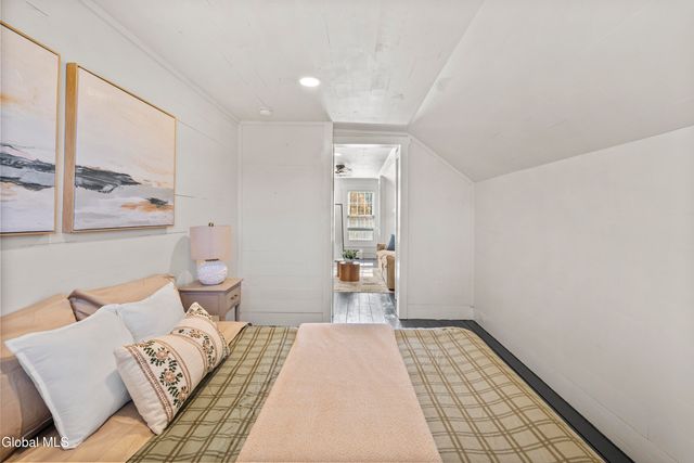 33 White Church Lane, Troy, NY 12180