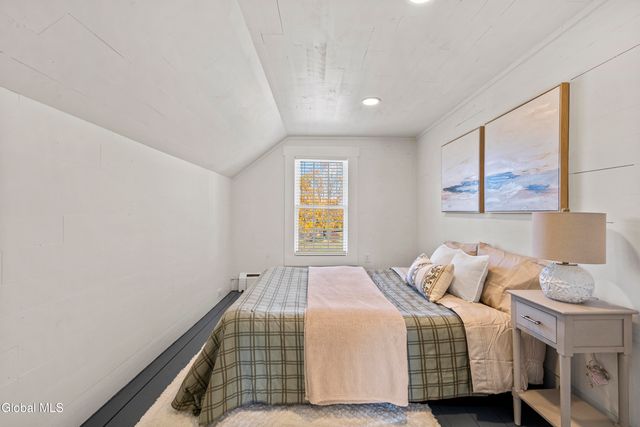 33 White Church Lane, Troy, NY 12180