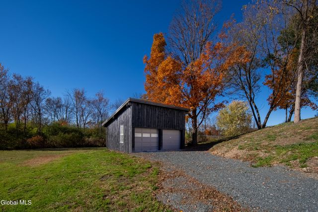 33 White Church Lane, Troy, NY 12180