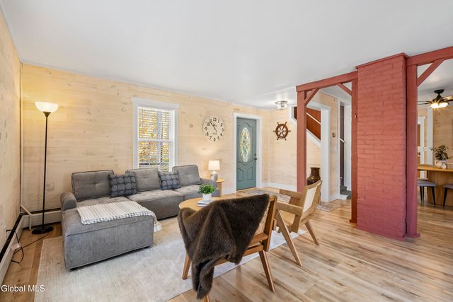 33 White Church Lane, Troy, NY 12180