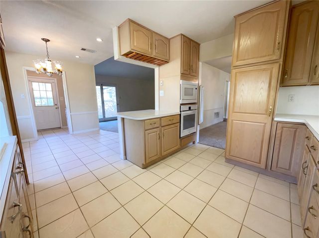 6603 Glenn Lakes Drive, Houston, TX 77069