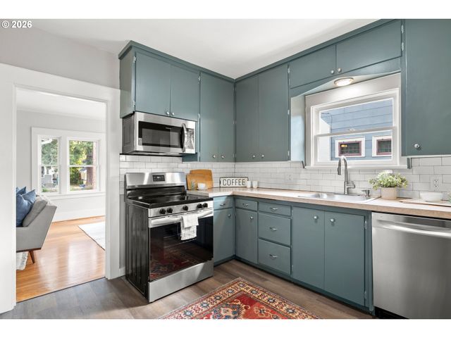 1706 N WINCHELL St, Portland, OR 97217