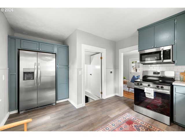 1706 N WINCHELL St, Portland, OR 97217