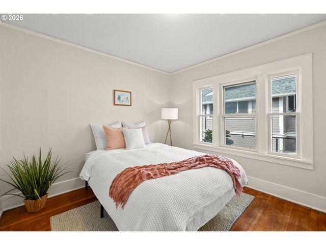 1706 N WINCHELL St, Portland, OR 97217