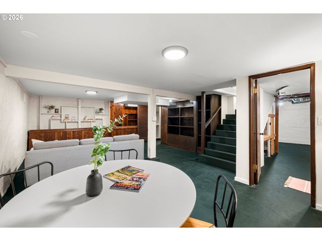 1706 N WINCHELL St, Portland, OR 97217