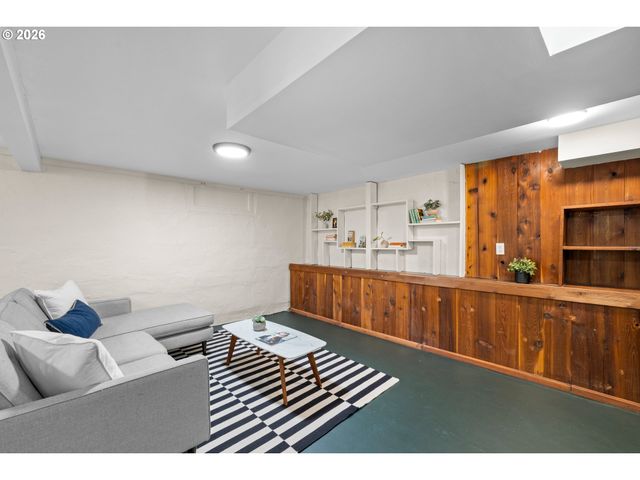 1706 N WINCHELL St, Portland, OR 97217