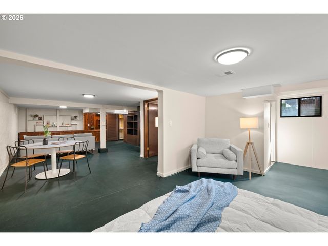 1706 N WINCHELL St, Portland, OR 97217