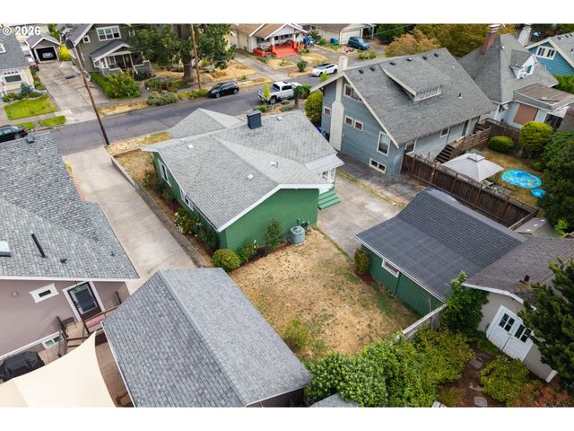 1706 N WINCHELL St, Portland, OR 97217