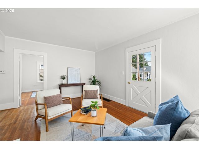 1706 N WINCHELL St, Portland, OR 97217