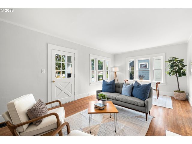 1706 N WINCHELL St, Portland, OR 97217