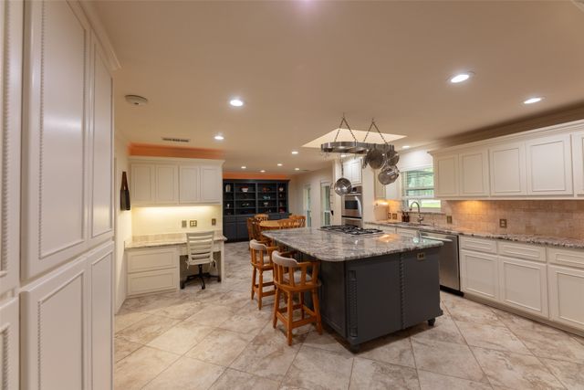 4000 Post Oak Road, Flower Mound, TX 75022