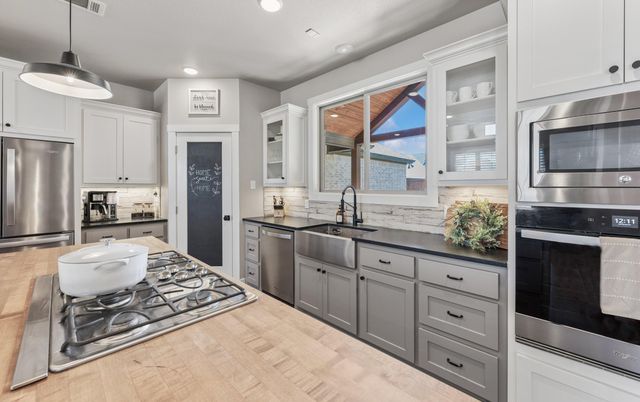 629 N 9th Street, Wolfforth, TX 79382