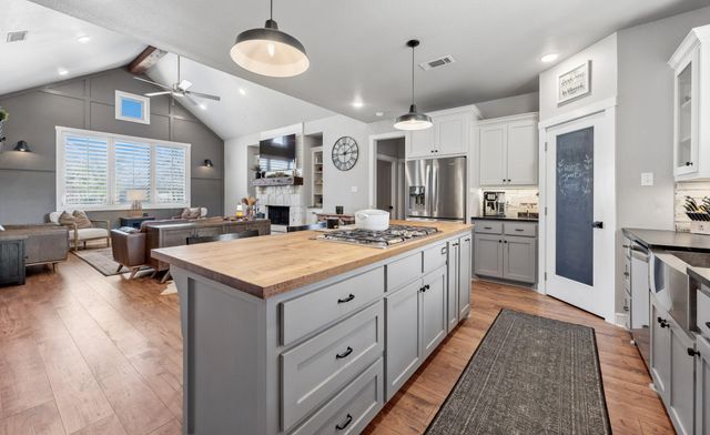 629 N 9th Street, Wolfforth, TX 79382