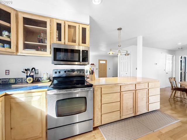 17197 S PASSLEY Rd, Brookings, OR 97415