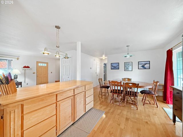 17197 S PASSLEY Rd, Brookings, OR 97415