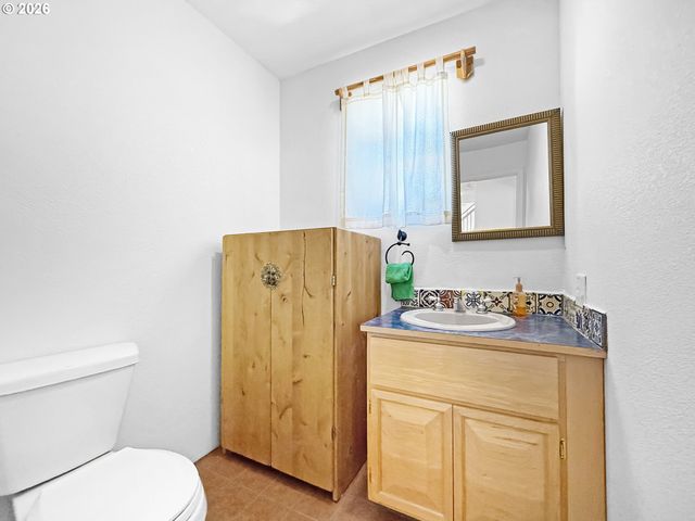 17197 S PASSLEY Rd, Brookings, OR 97415