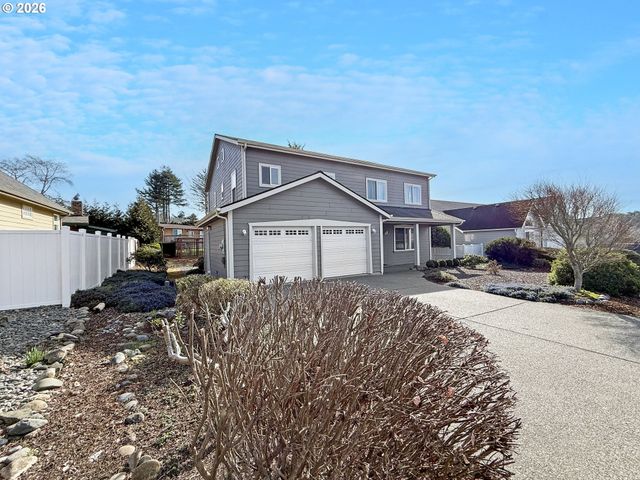 17197 S PASSLEY Rd, Brookings, OR 97415