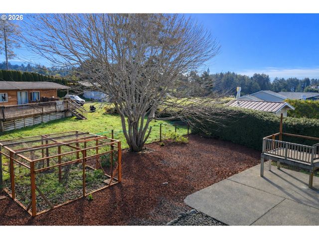 17197 S PASSLEY Rd, Brookings, OR 97415