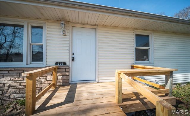 203 Bell Avenue, Waynesville, MO 65583