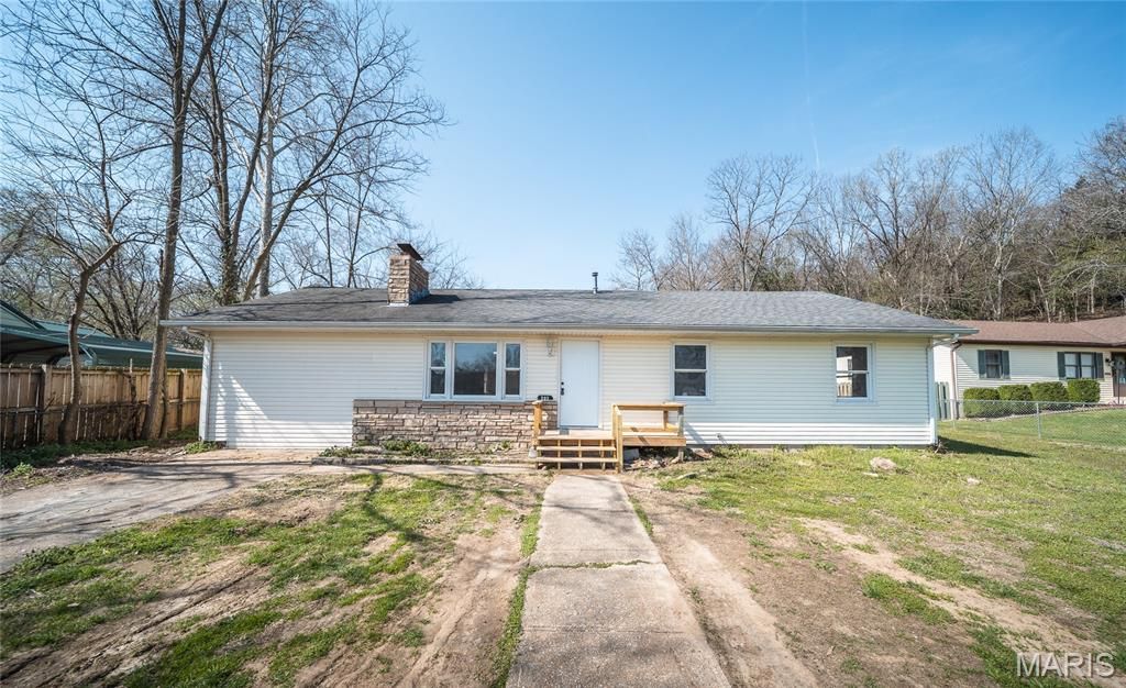 203 Bell Avenue, Waynesville, MO 65583