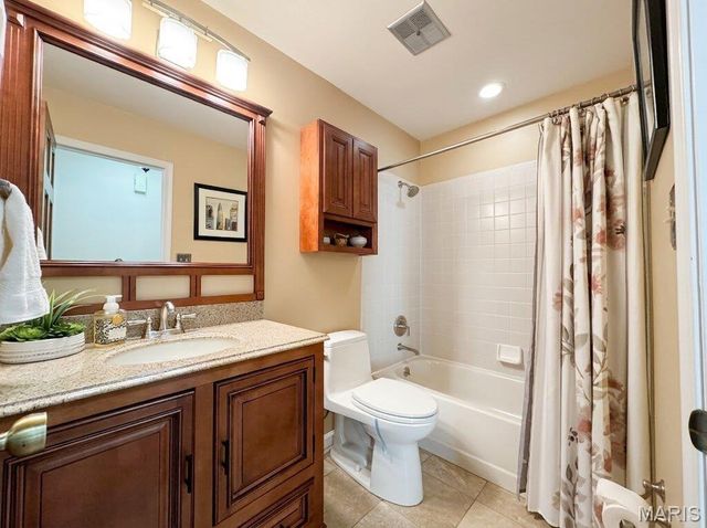 12028 Clichy Lane, Bridgeton, MO 63044