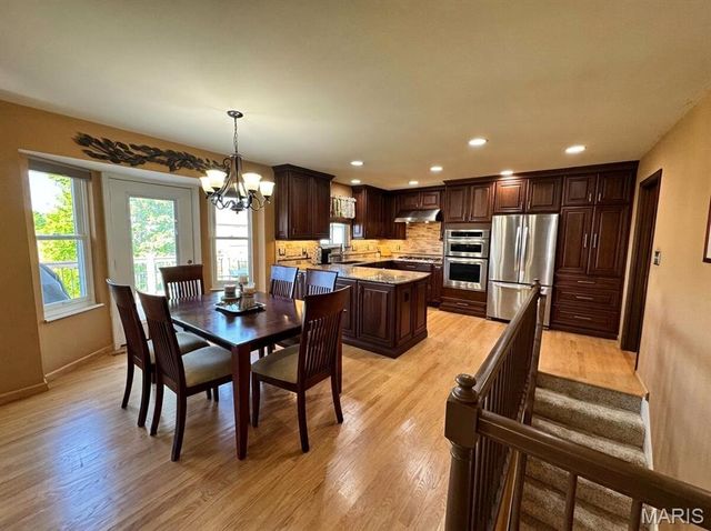 12028 Clichy Lane, Bridgeton, MO 63044