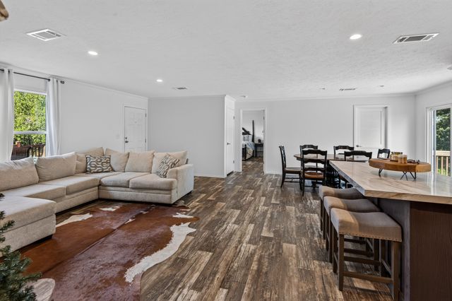13100 US 281 North, Jacksboro, TX 76458