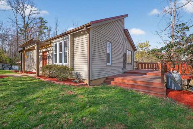 E 106 Beaver Dam CT, Goodview, VA 24095