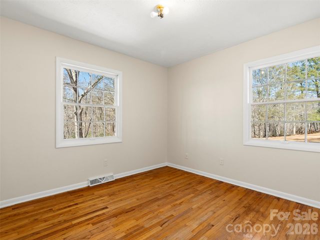 76 Maple Springs Road, Asheville, NC 28805