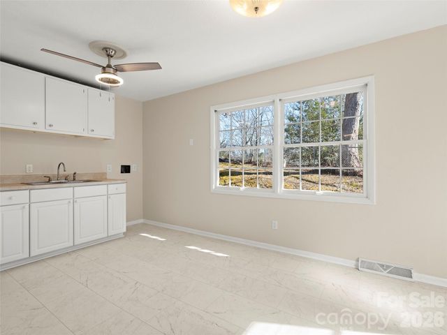 76 Maple Springs Road, Asheville, NC 28805