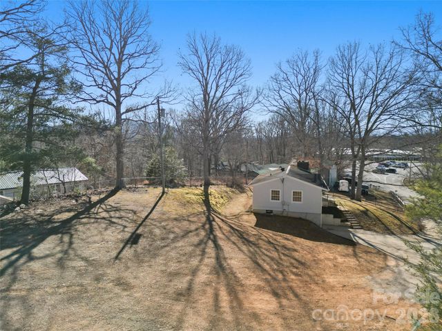 76 Maple Springs Road, Asheville, NC 28805