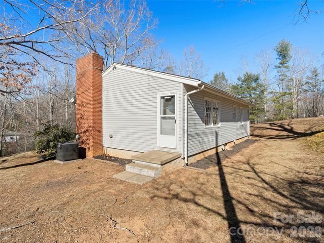 76 Maple Springs Road, Asheville, NC 28805