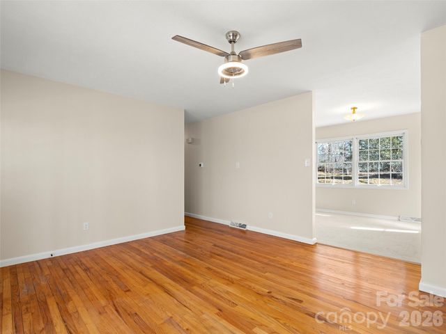 76 Maple Springs Road, Asheville, NC 28805