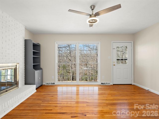 76 Maple Springs Road, Asheville, NC 28805