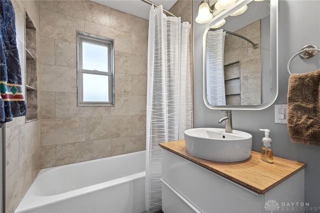 630 Alexander Drive, Dayton, OH 45403