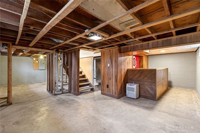 630 Alexander Drive, Dayton, OH 45403